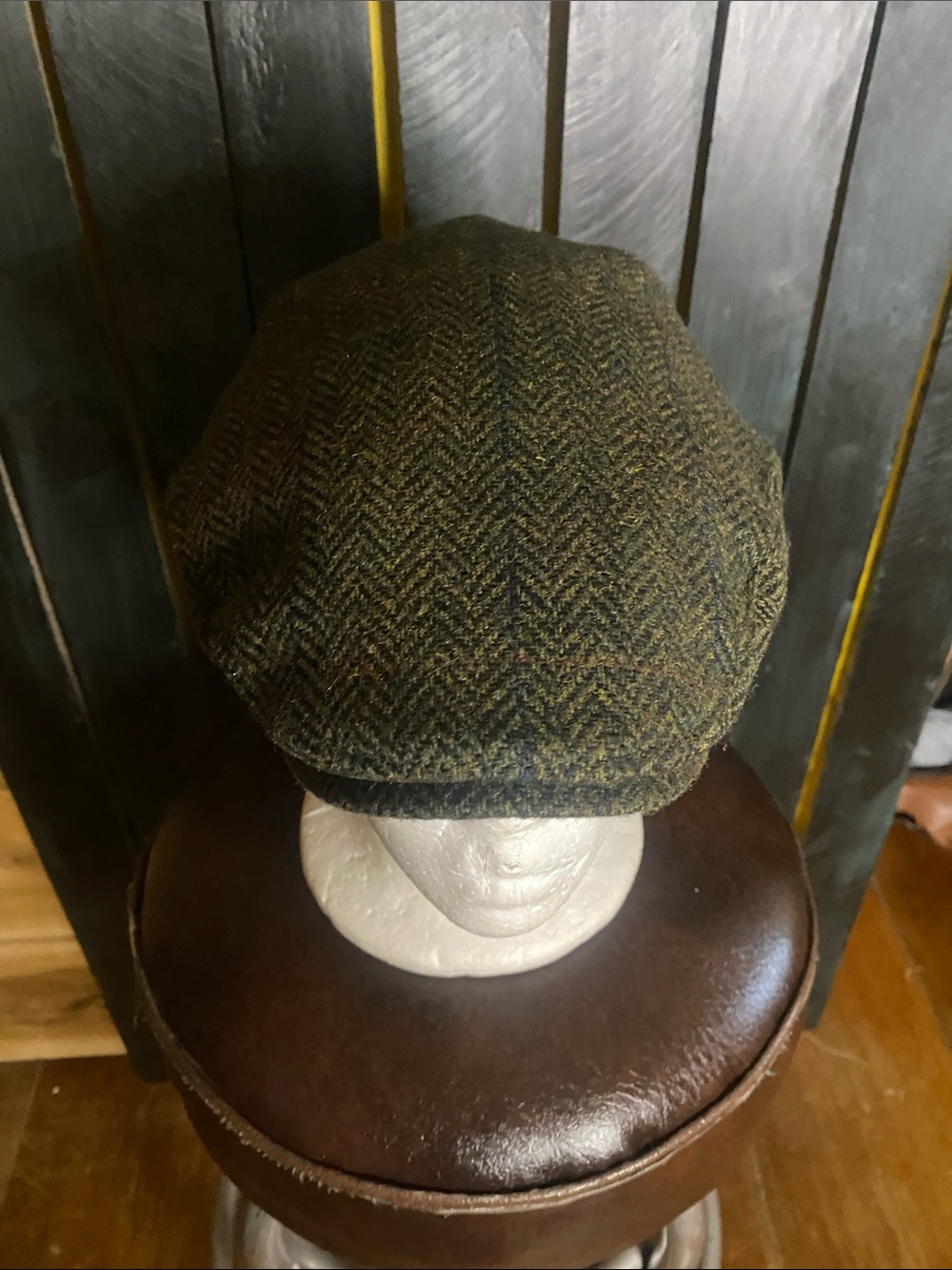 Mucros Weavers Workshop Men's Classic Herringbone Flat Cap Olive Green small
